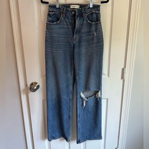 Abercrombie 90s Relaxed High Rise Jean